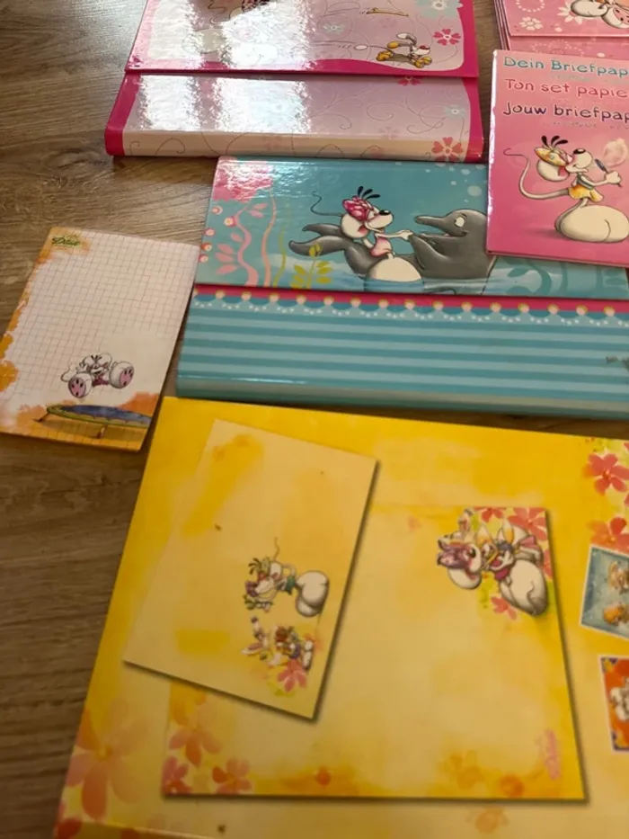 Énorme lot papiers à lettre - photo numéro 2