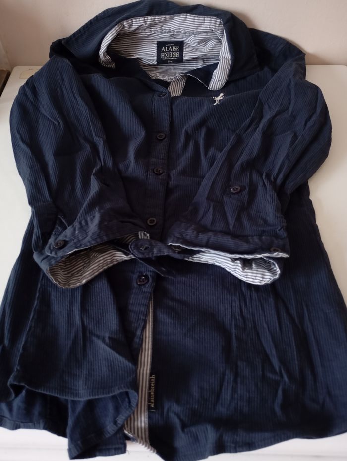 Chemise marine. Rayures .Manches longues . T34 XS. Cotin polyamide elasthane . Très bon état - photo numéro 4