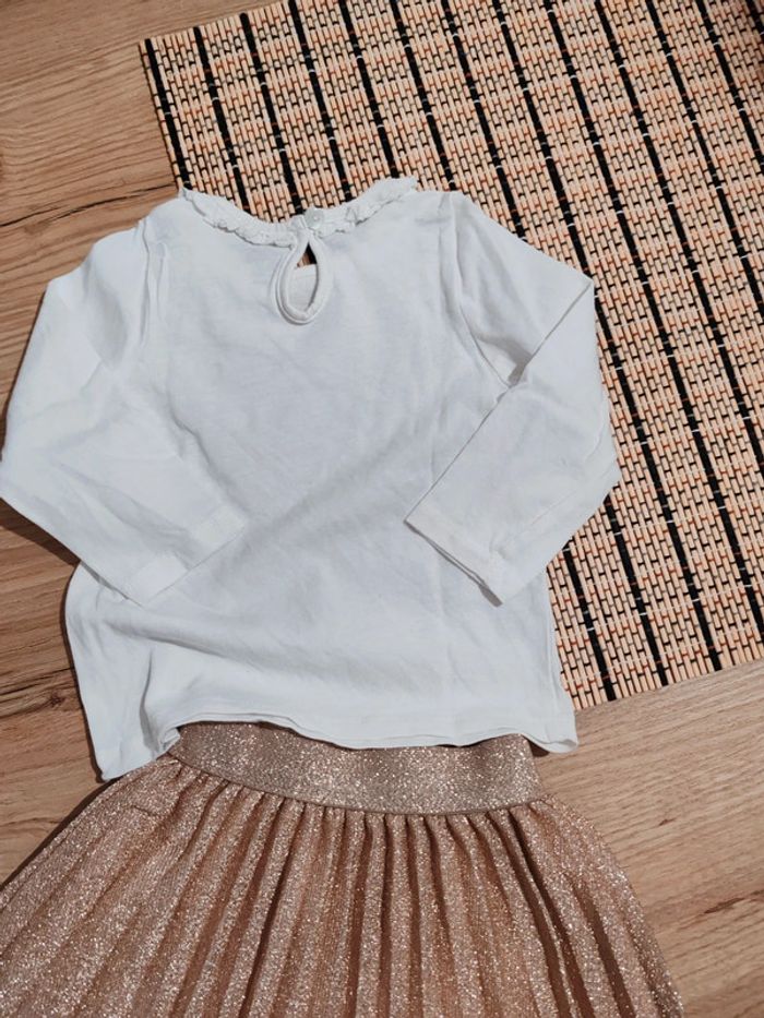 Ensemble fille t-shirt blanc coeur doré avec sa jupe plissée dorée 6 mois - photo numéro 3
