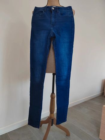 Jean fille Levi's
720 High Rise Super Skinny
Taille 14 ans
Excellent état