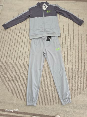 Ensemble survêtement garçon Under Armour neuf 