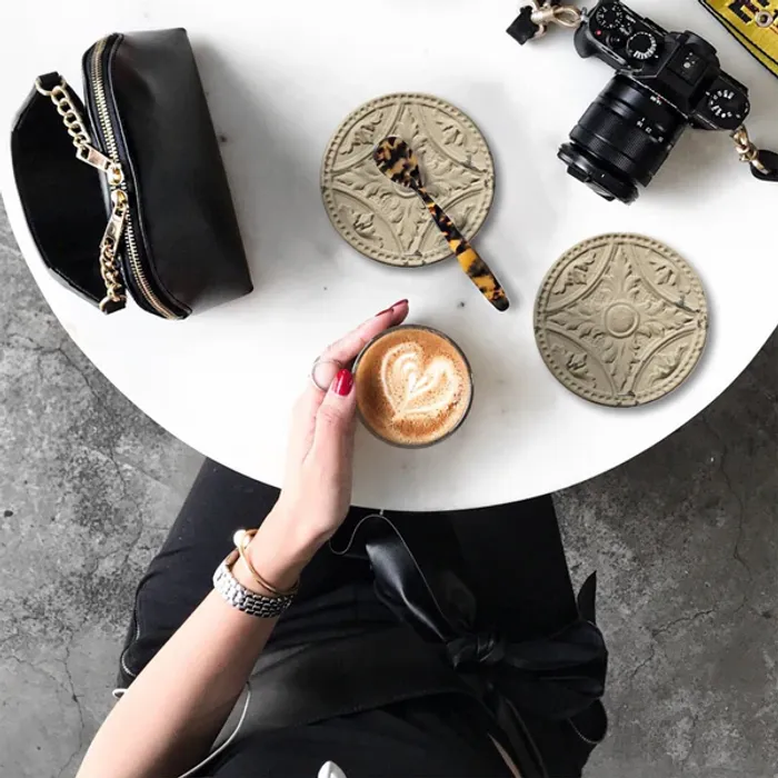 Dessous de verre vinyle beige – Style baroque élégant - 10 cm Neuf - photo numéro 2