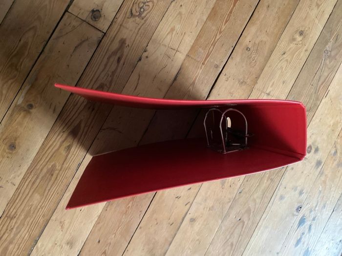 Classeur rouge à levier A4 avec renforts - photo numéro 2