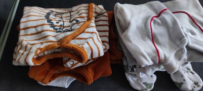 Lot de grenouillère /pyjama/body - photo numéro 4