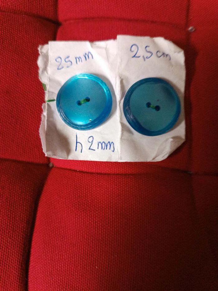 Lot 2 boutons bleu turquoise