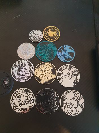 Lot 12 jetons pokemon 