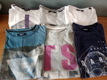 Lot 6 T-shirts 14ans