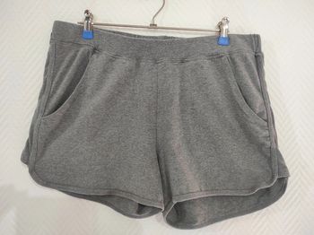 Short gris de sport 38/40