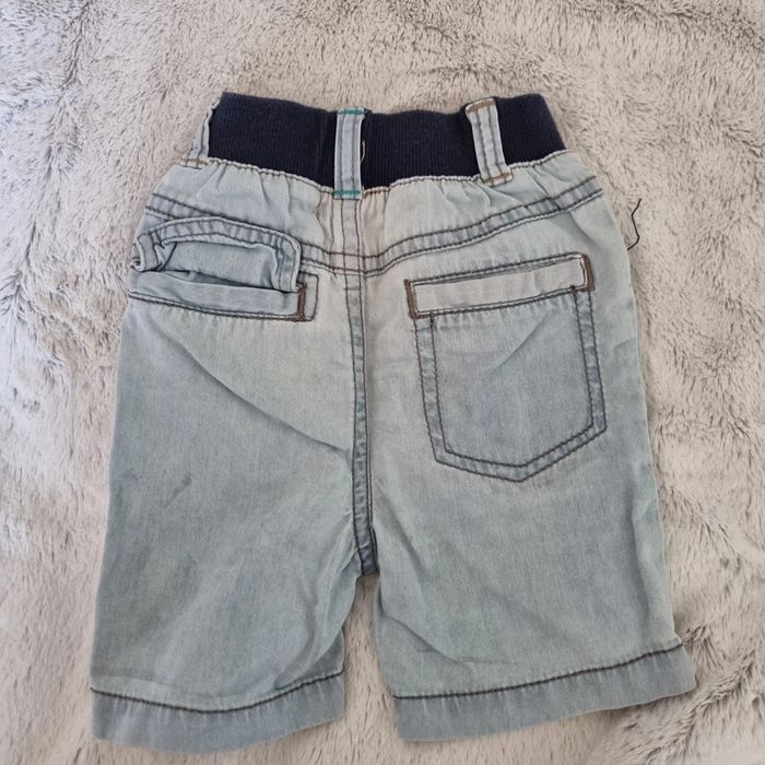 Short jean, 9 mois - photo numéro 2