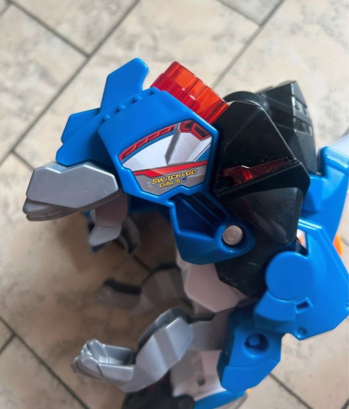 Dino switch and go velociraptor - photo numéro 2