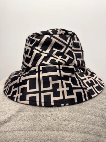 Bob motif beige et noir