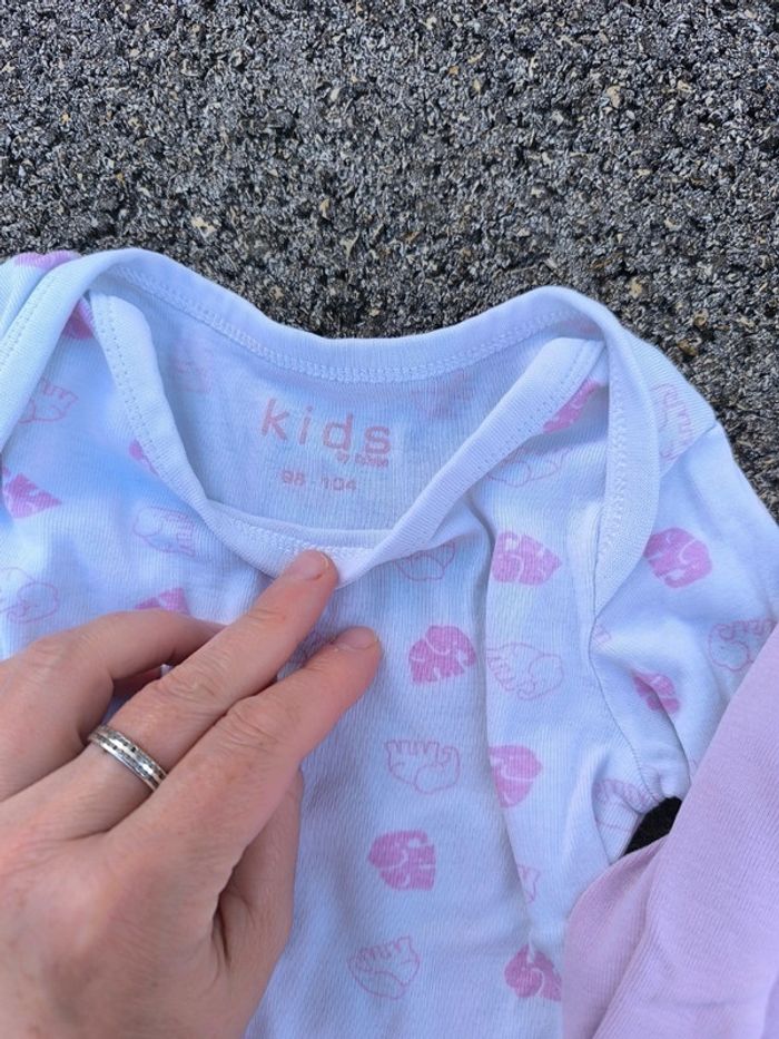 Lot de 3 body manches longues taille 3 ans en bon état - photo numéro 2