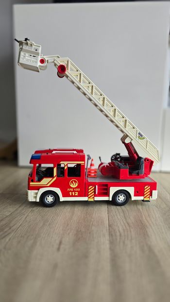 Camion de pompiers playmobil