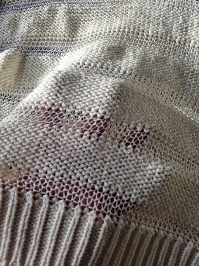 Magnifique pull court déco jeu de transparence - photo numéro 7