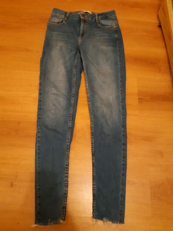 Jeans effets usés droit femme taille 34