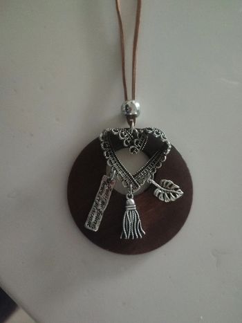 Long collier cordon marron