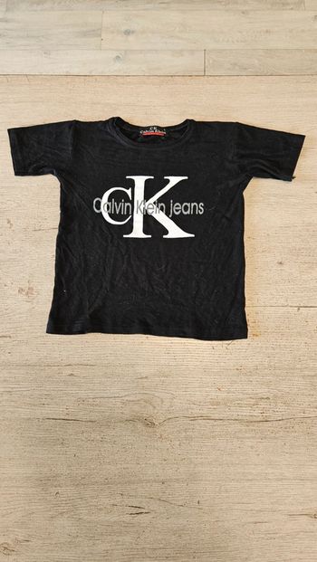 T shirt noir à manches courtes, Calvin Klein, 12/14 ans, peu mis