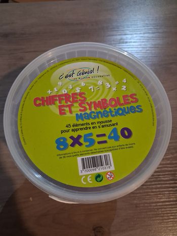 Kit chiffres et symboles en mousse magnétiques