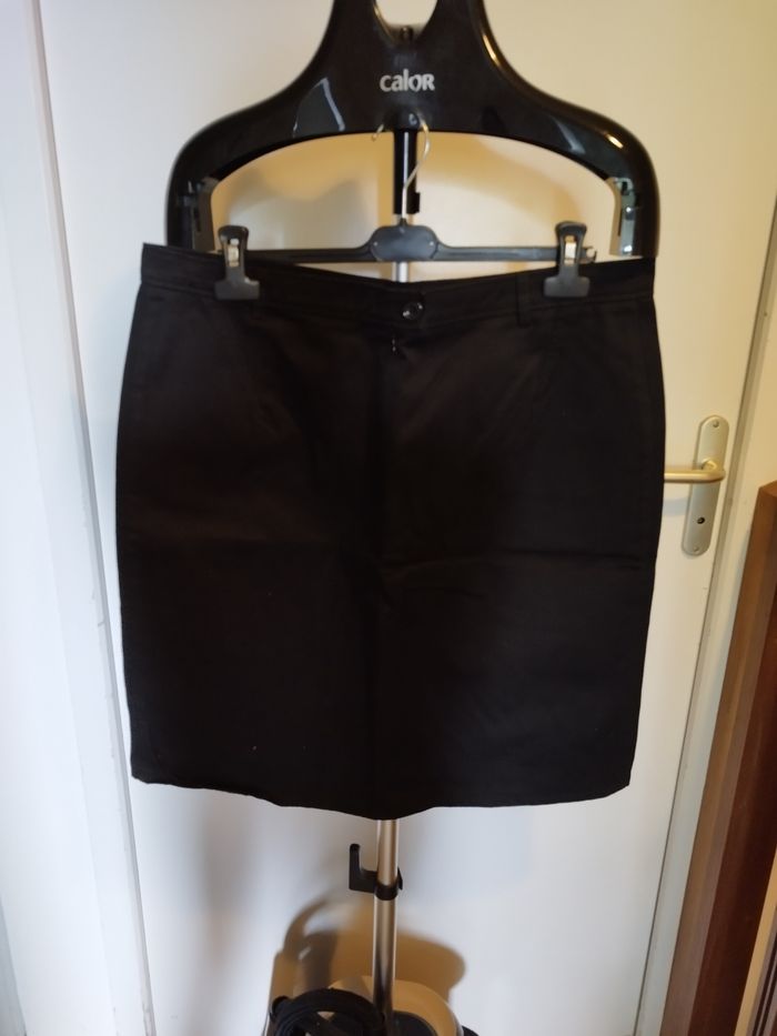 Jupe noir taille 48
