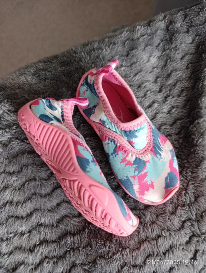 Chaussures de baignade taille 23