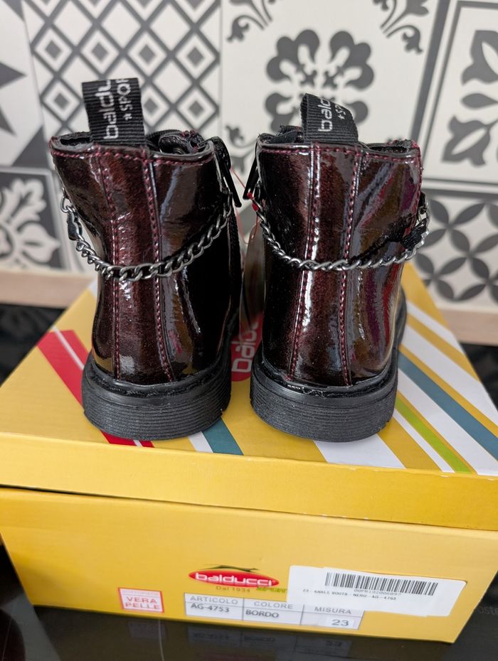 Chaussures fille. Taille 23. Neuf. Balducci - photo numéro 2