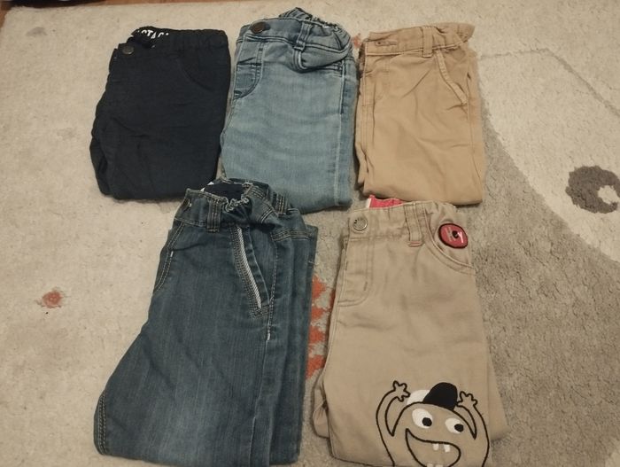 Lot 5 pantalons 23/24 mois