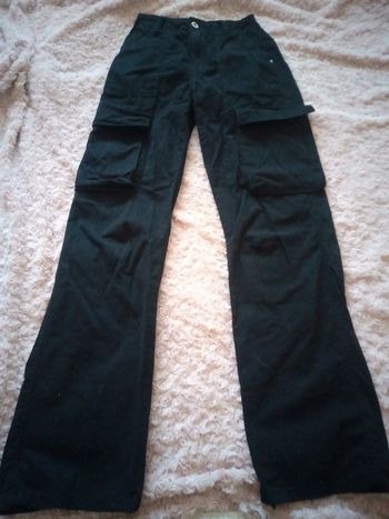Pantalon cargo Bershka taille 34 noir