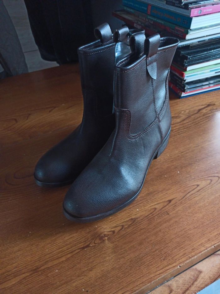 Bottines neuves taille 37 la Halle