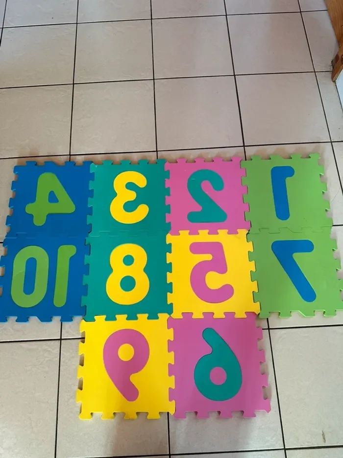 Lot de 10 dalles en mousse puzzle enfants – Chiffres de 1 à 10 – Très bon état - photo numéro 3