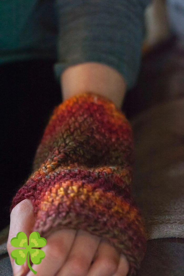 Mitaines colorées au crochet - photo numéro 8