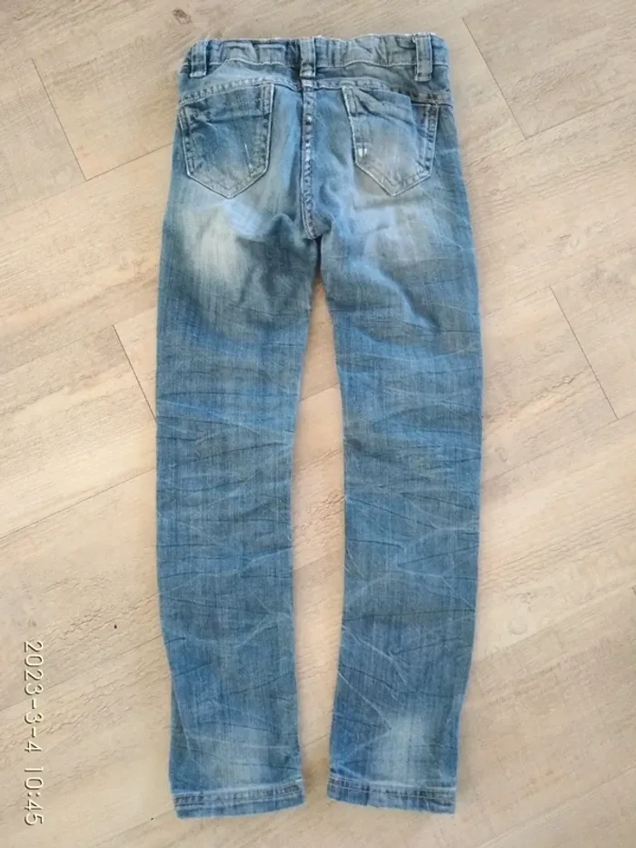 Lot jeans et t shirts fille 7/8 ans - photo numéro 5