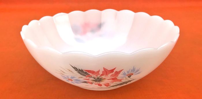 Années 1960  Saladier  Arcopal France Décor fleuri et bords festonnés - photo numéro 7
