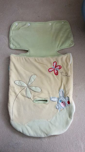 Nid d'ange avec passage pour harnais de sécurité, Bébé 9.