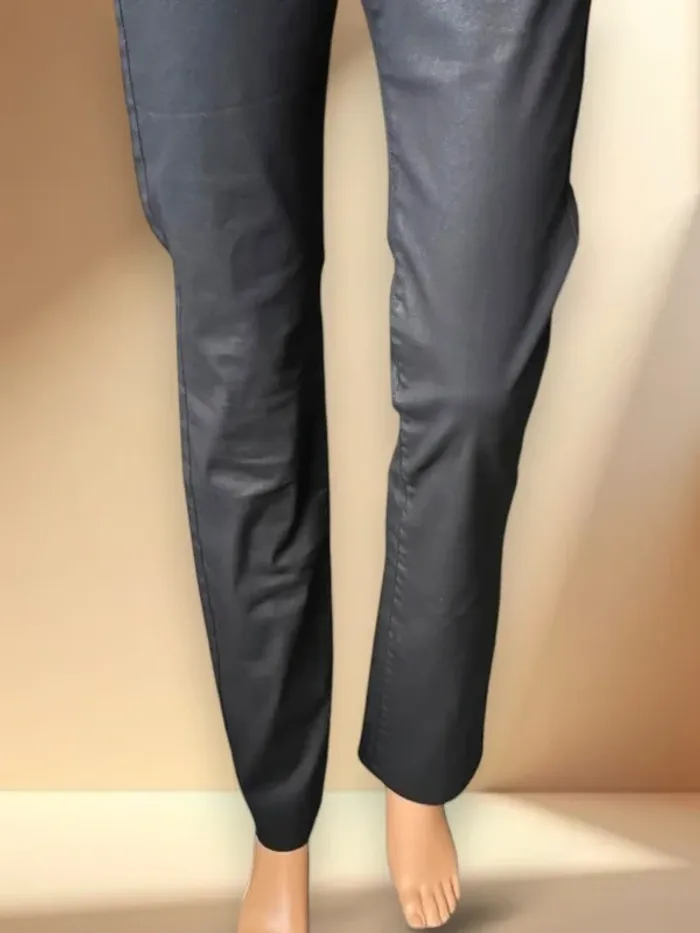 Jean Voodoo premium ,coupe droite ,taille basse , extensible - photo numéro 9