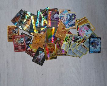 Lot 50 fausses carte pokemon Brillantes à petit prix