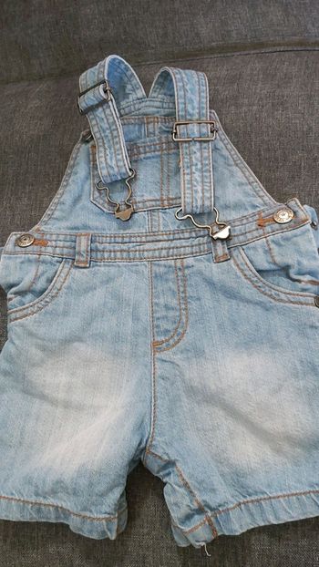 Salopette short en jeans taille 9 mois tex