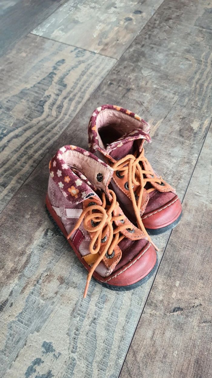 Chaussures gbb taille 22 mois en très bon état 👌 - photo numéro 2