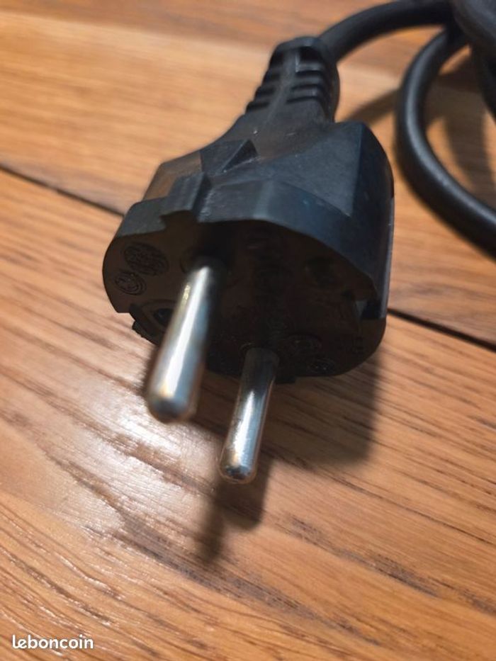 Câble alimentation  noir 1m30 / très bon état - photo numéro 2