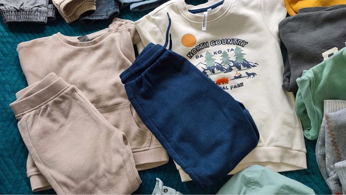 Lot vêtements toutes marques   + paquets de couches - photo numéro 9