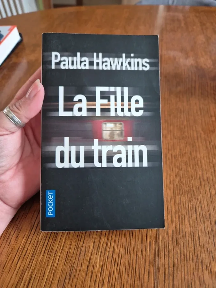 La fille du train de Paula Hawkins - photo numéro 1