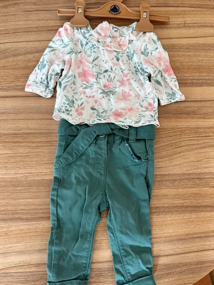 Lot pantalon et 3 tee shirt tape à l’œil