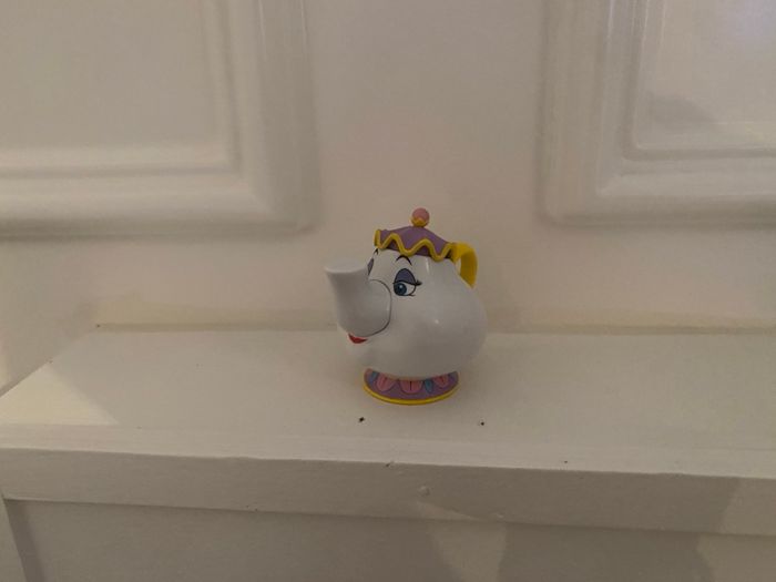 Figurine rare mme samovar la belle et la bete