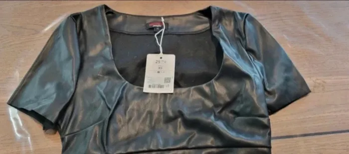 Robe neuve en simili XS - photo numéro 3