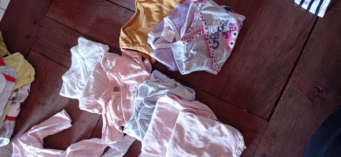 Lot vêtements 0-1 mois - photo numéro 7