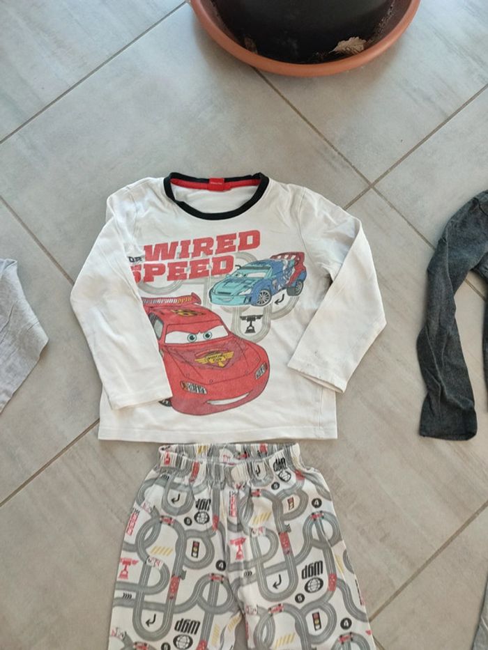 Lot de pyjamas garçon 5 ans plus un pantalon - photo numéro 11