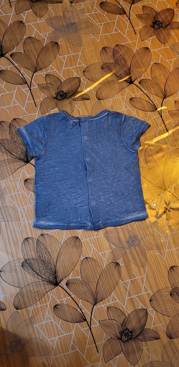 T-shirt taille 12 mois  TBE - photo numéro 3