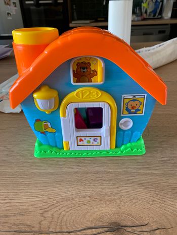 Jeu bébé avec forme et activités