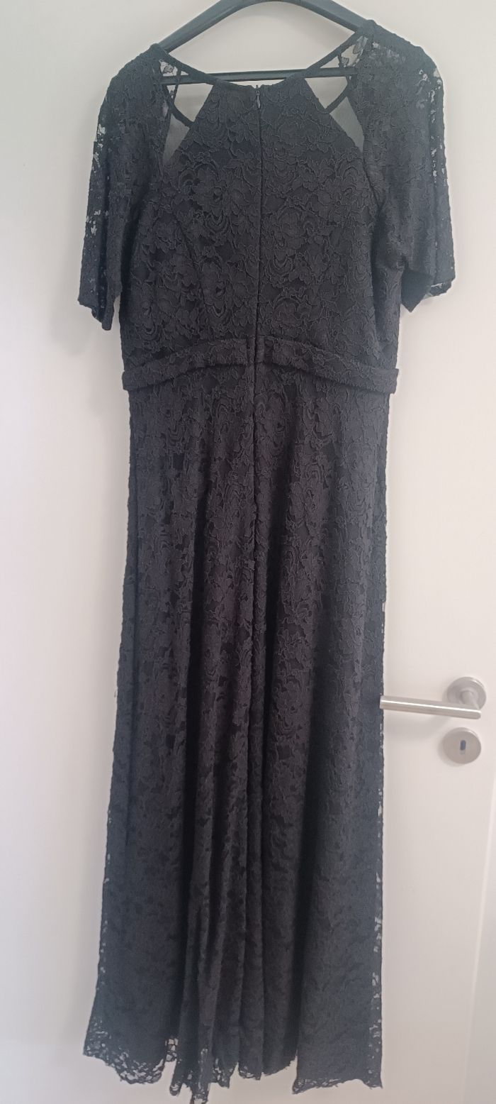 Robe dentelle noire - photo numéro 2