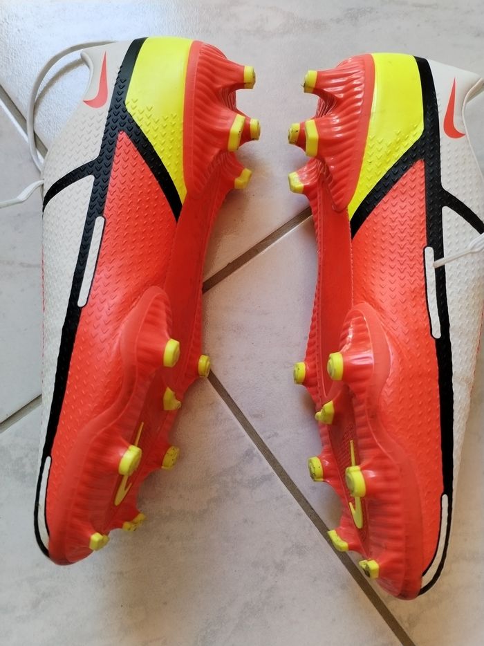 Chaussures de foot - photo numéro 2