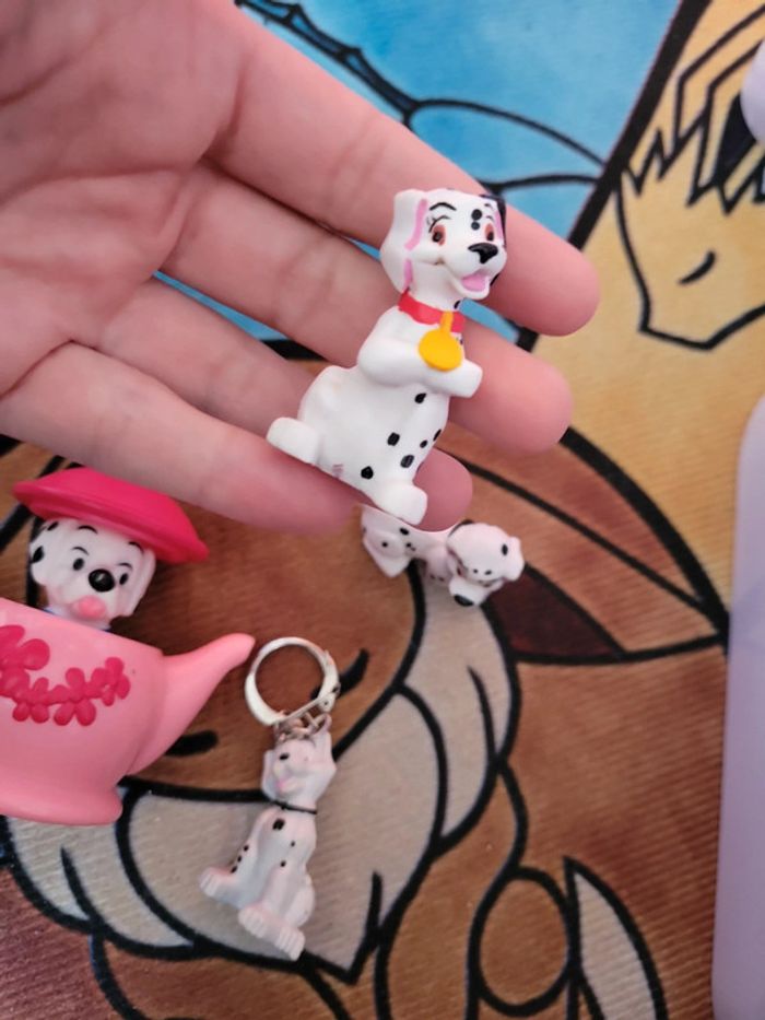 Lot Jouet figurine et port clé thème chien les dalmatiens - photo numéro 6